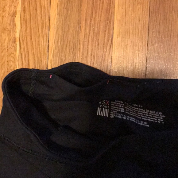 Victoria’s Secret Crop Sport Legging - Picture 2 of 2